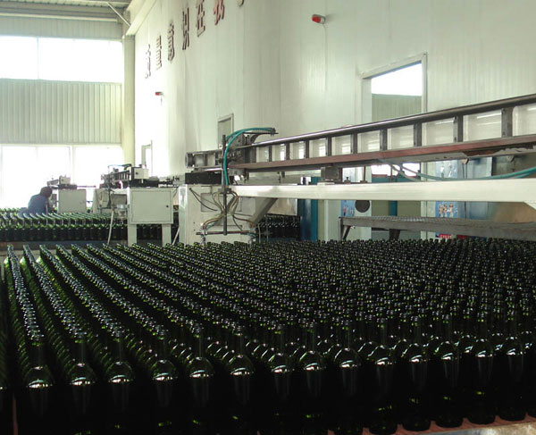 Introduction to the production process of glass bottles Introduction to the production process of glass bottles